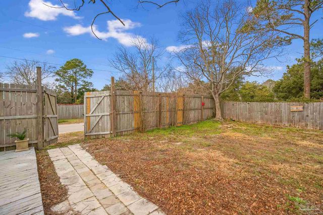 2768 Venetian Way, Gulf Breeze, FL 32563