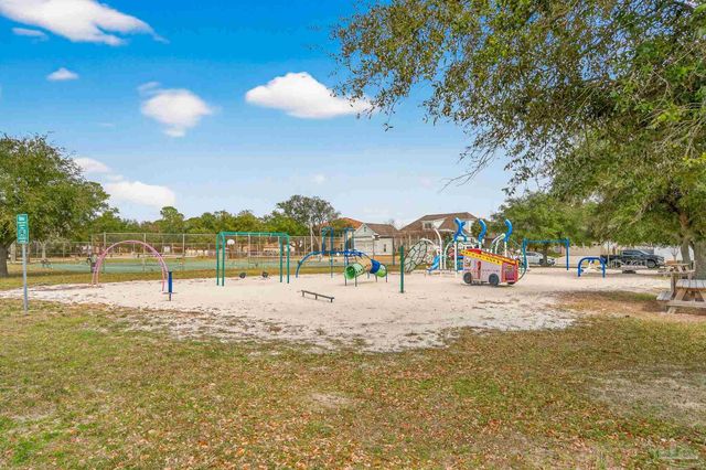 2768 Venetian Way, Gulf Breeze, FL 32563