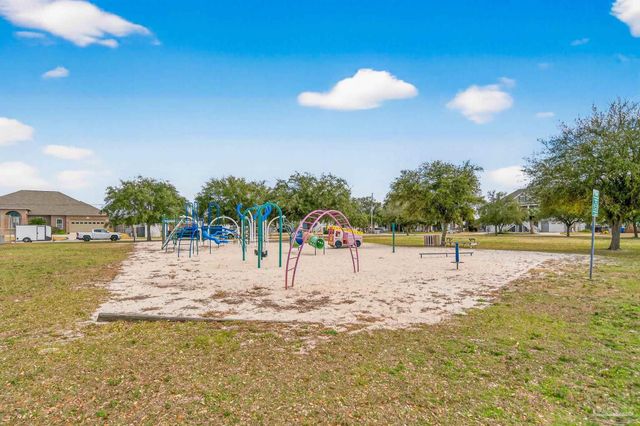 2768 Venetian Way, Gulf Breeze, FL 32563