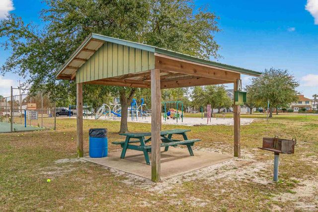 2768 Venetian Way, Gulf Breeze, FL 32563