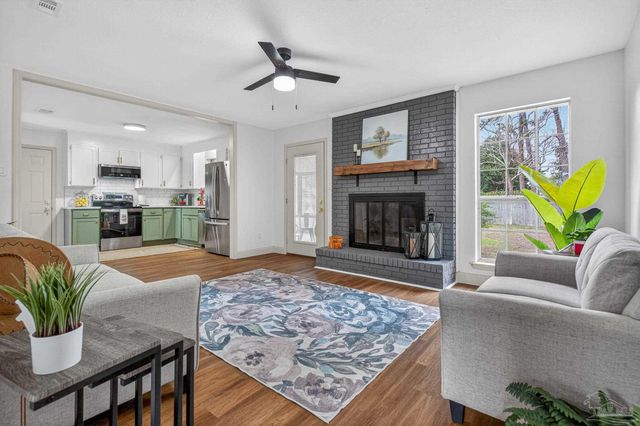 2768 Venetian Way, Gulf Breeze, FL 32563