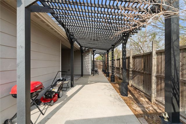 7214 Lake Melody Dr, Corpus Christi, TX 78414