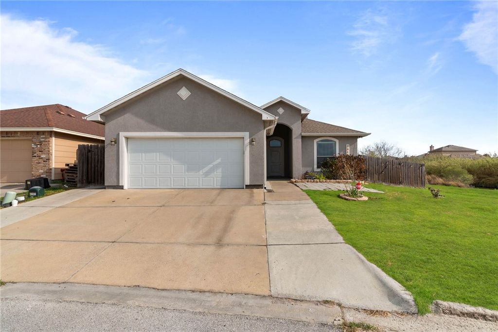 7214 Lake Melody Dr, Corpus Christi, TX 78414