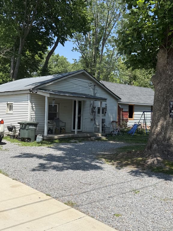721 17th Ave, W, Springfield, TN 37172