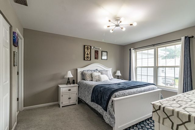 1228 Orleans Drive, Mundelein, IL 60060