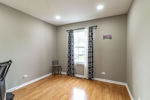 1228 Orleans Drive, Mundelein, IL 60060