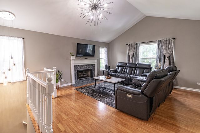 1228 Orleans Drive, Mundelein, IL 60060