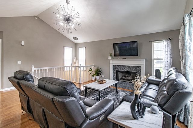 1228 Orleans Drive, Mundelein, IL 60060