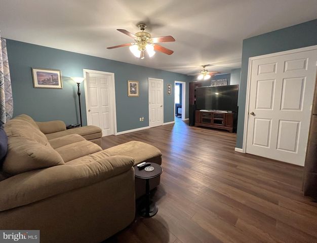 521 BRENNEMAN DR, Lewisberry, PA 17339