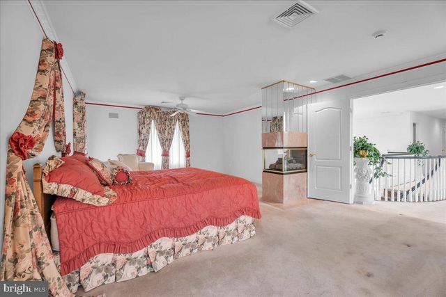 735 HARTFORD RD, Moorestown, NJ 08057