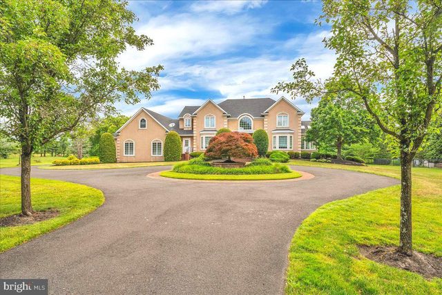 735 HARTFORD RD, Moorestown, NJ 08057