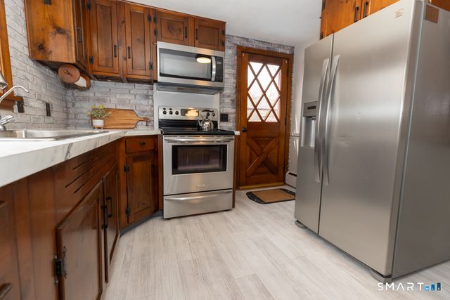 113 West High Street, East Hampton, CT 06424