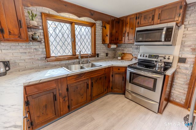 113 West High Street, East Hampton, CT 06424