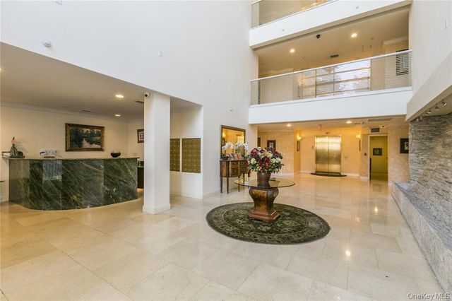 171 GREAT NECK Road 1N, Great Neck, NY 11021