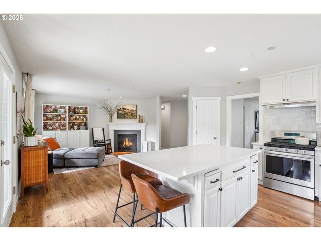 16456 WAYNE Dr, Oregon City, OR 97045