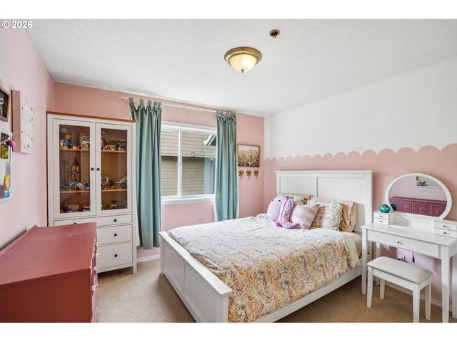 16456 WAYNE Dr, Oregon City, OR 97045