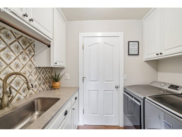 16456 WAYNE Dr, Oregon City, OR 97045