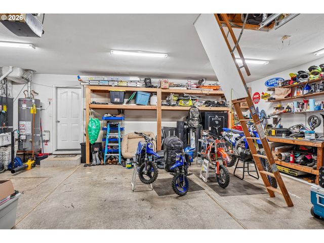 16456 WAYNE Dr, Oregon City, OR 97045