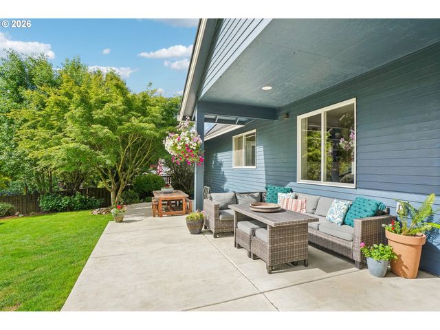 16456 WAYNE Dr, Oregon City, OR 97045
