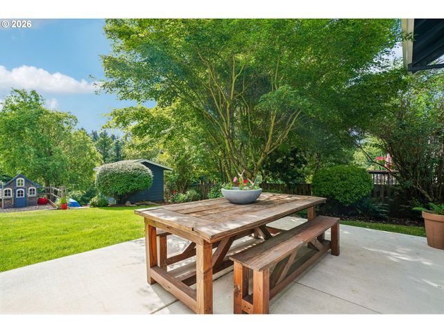 16456 WAYNE Dr, Oregon City, OR 97045
