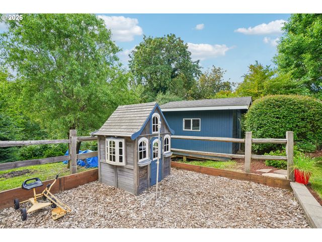 16456 WAYNE Dr, Oregon City, OR 97045