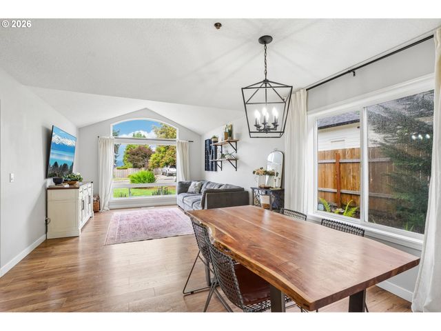 16456 WAYNE Dr, Oregon City, OR 97045