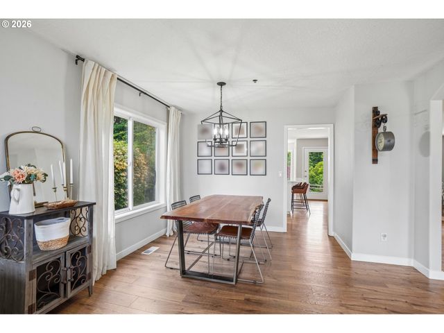 16456 WAYNE Dr, Oregon City, OR 97045