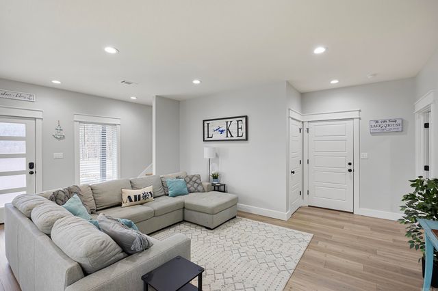 211 Woodland Shores Circle, Clinton, AR 72031