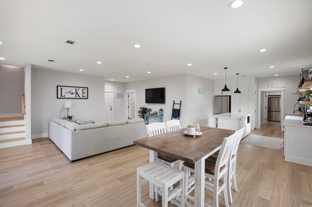 211 Woodland Shores Circle, Clinton, AR 72031