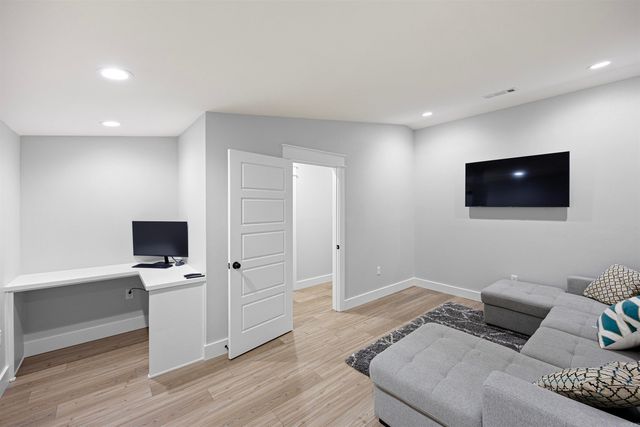 211 Woodland Shores Circle, Clinton, AR 72031