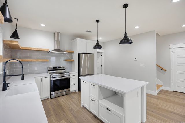 211 Woodland Shores Circle, Clinton, AR 72031