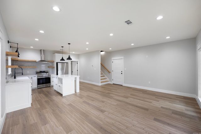 211 Woodland Shores Circle, Clinton, AR 72031