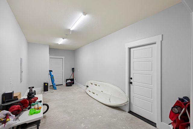 211 Woodland Shores Circle, Clinton, AR 72031