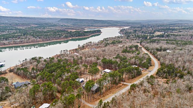 211 Woodland Shores Circle, Clinton, AR 72031