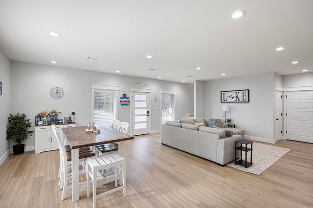 211 Woodland Shores Circle, Clinton, AR 72031