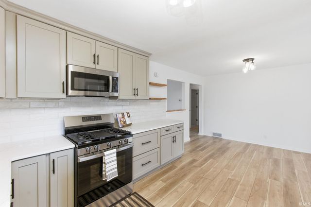 13550 Dragoon Trail, Mishawaka, IN 46544