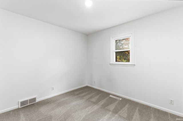 13550 Dragoon Trail, Mishawaka, IN 46544