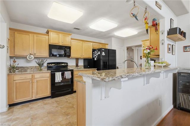 5565 Memorial DR, Virginia Beach, VA 23455