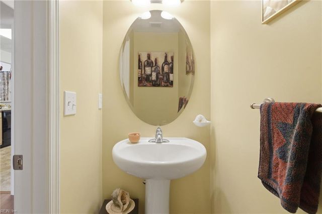 5565 Memorial DR, Virginia Beach, VA 23455