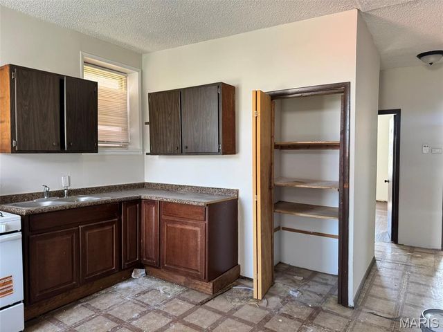 3939 Gravois Avenue, St Louis, MO 63116