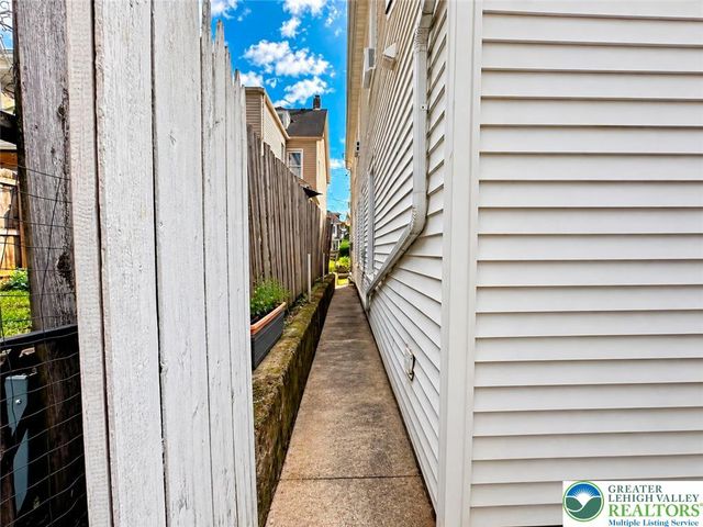 1147 Wood Avenue, Easton, PA 18042