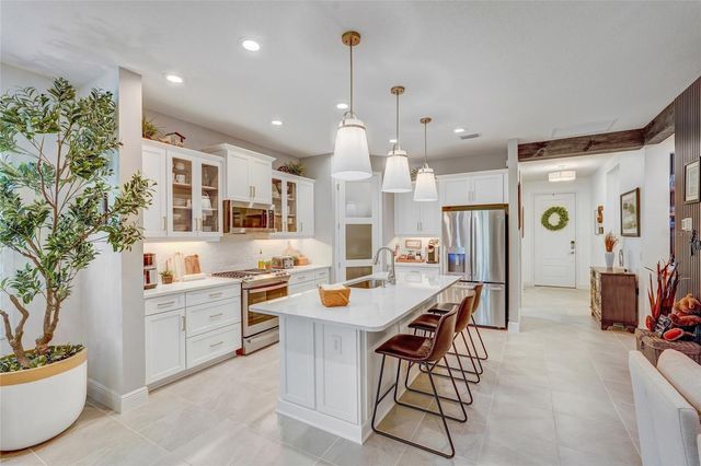 10233 LAKE WALES CIRCLE, Sarasota, FL 34241