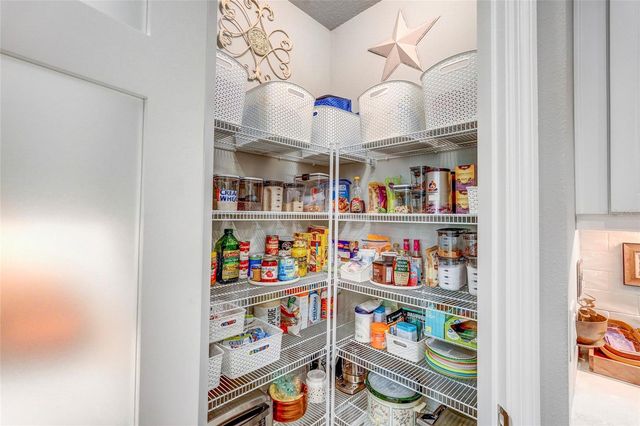 10233 LAKE WALES CIRCLE, Sarasota, FL 34241