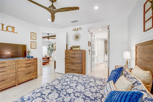 10233 LAKE WALES CIRCLE, Sarasota, FL 34241