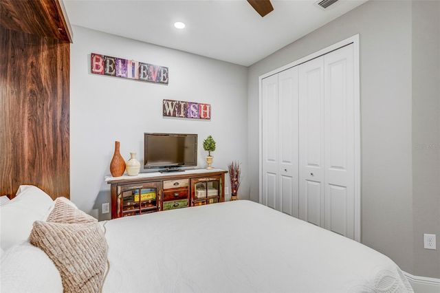 10233 LAKE WALES CIRCLE, Sarasota, FL 34241
