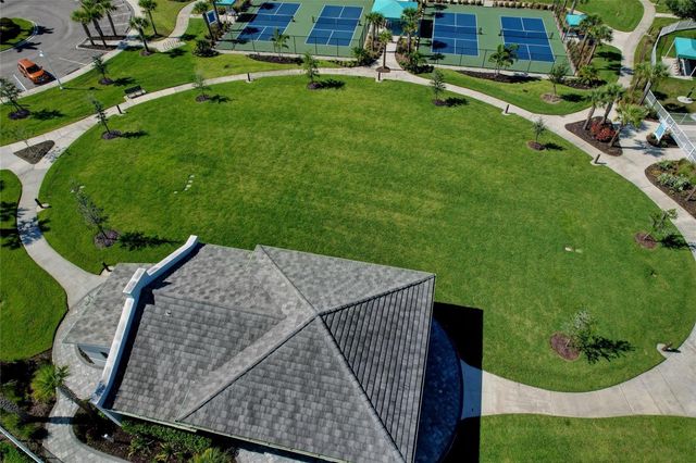10233 LAKE WALES CIRCLE, Sarasota, FL 34241