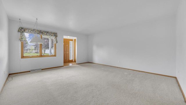 519 Sarah DRIVE, Fond Du Lac, WI 54935
