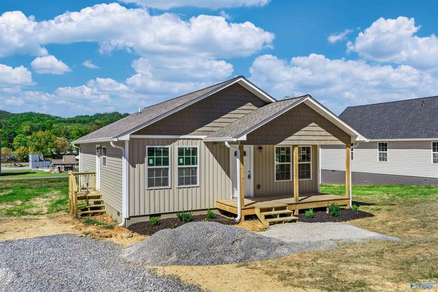 1410 Godfrey Avenue NE, Fort Payne, AL 35967