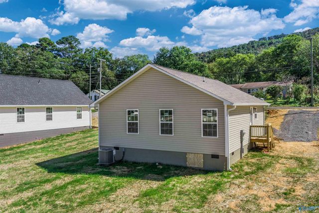 1410 Godfrey Avenue NE, Fort Payne, AL 35967