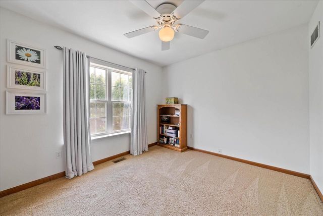 1755 Laura LANE, Port Washington, WI 53074